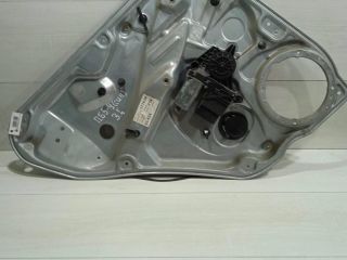 steklopodieemnik-zadnii-levyi-elektro-volkswagen-passat-b5-volkswagen-passat-b5-gp-art-80491