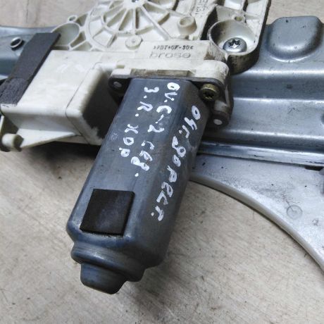 steklopodieemnik-zadnii-pravyi-elektro-opel-vectra-c-art-81365-big-3