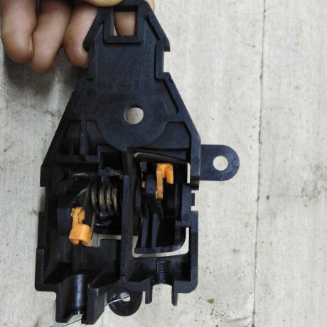 rucka-dveri-vnutrenniaia-levaia-peredniaia-mitsubishi-lancer-10-art-81987-big-1