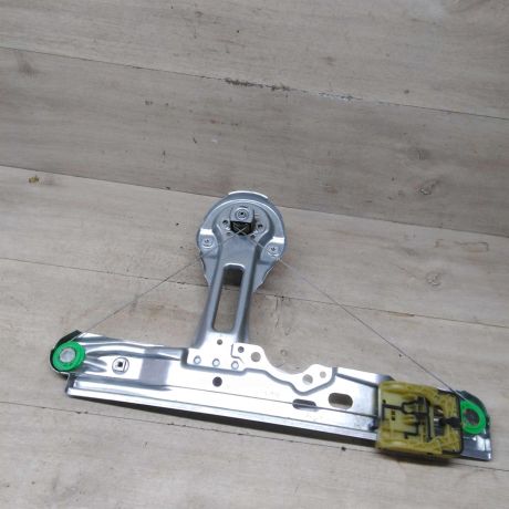 steklopodieemnik-mexaniceskii-zadnii-levyi-ford-focus-3-art-82513-big-1