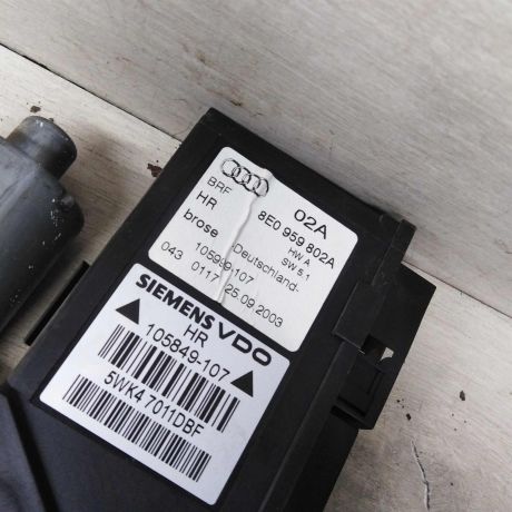 steklopodieemnik-zadnii-pravyi-elektro-audi-a4-b6-audi-a4-b7-art-82674-big-4