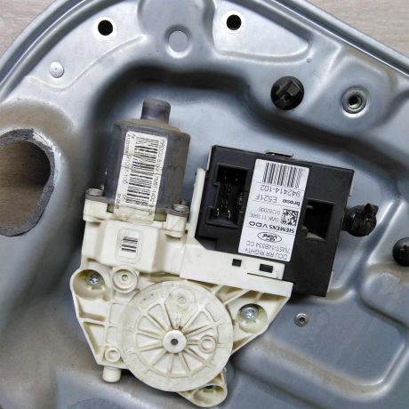 steklopodieemnik-zadnii-pravyi-elektro-ford-focus-2-art-82995-big-1