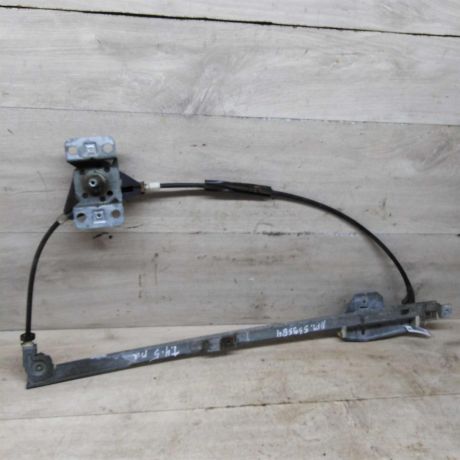 steklopodieemnik-mexaniceskii-perednii-pravyi-volkswagen-transporter-t4-art-83440-big-0