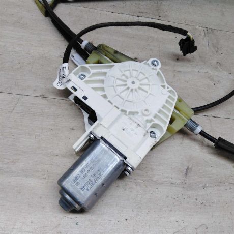 steklopodieemnik-perednii-pravyi-audi-a6-c6-elektro-art-83521-big-7