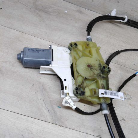 steklopodieemnik-perednii-pravyi-audi-a6-c6-elektro-art-83521-big-6