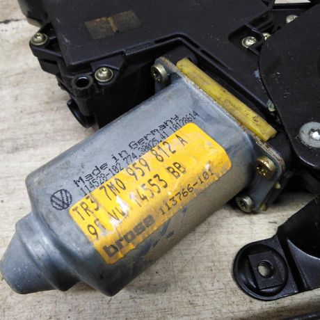 steklopodieemnik-zadnii-pravyi-elektro-ford-galaxy-volkswagen-sharan-seat-alhambra-i-art-84445-big-1