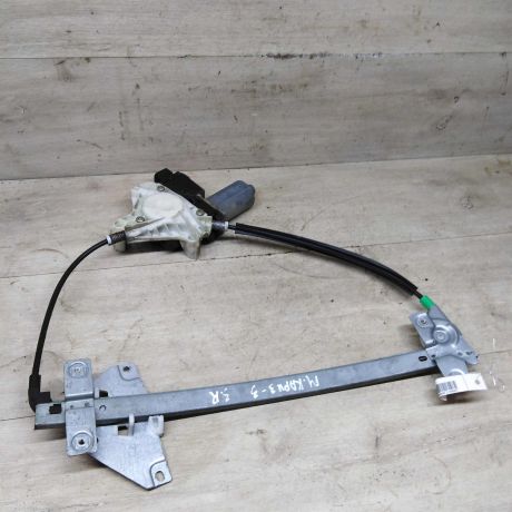 steklopodieemnik-zadnii-pravyi-elektro-mitsubishi-carisma-i-art-85284-big-0