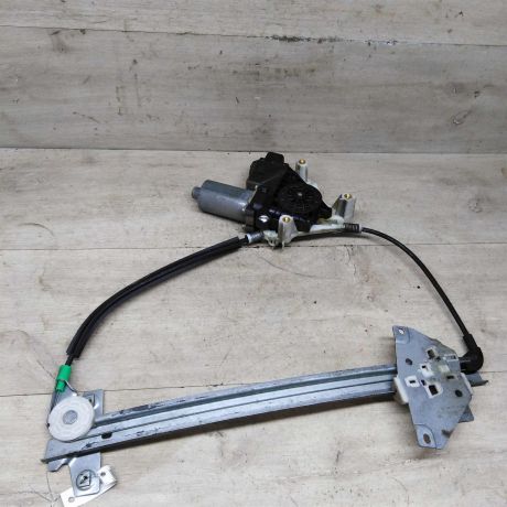 steklopodieemnik-zadnii-pravyi-elektro-mitsubishi-carisma-i-art-85284-big-2