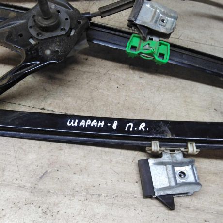 steklopodieemnik-mexaniceskii-perednii-pravyi-volkswagen-sharan-seat-alhambra-i-ford-galaxy-art-85679-big-1