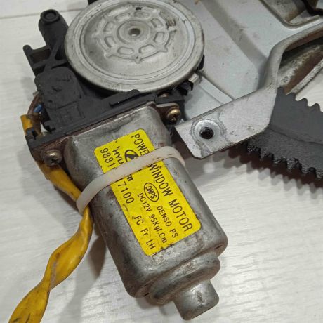 steklopodieemnik-elektriceskii-hyundai-matrix-perednii-levyi-art-86656-big-4