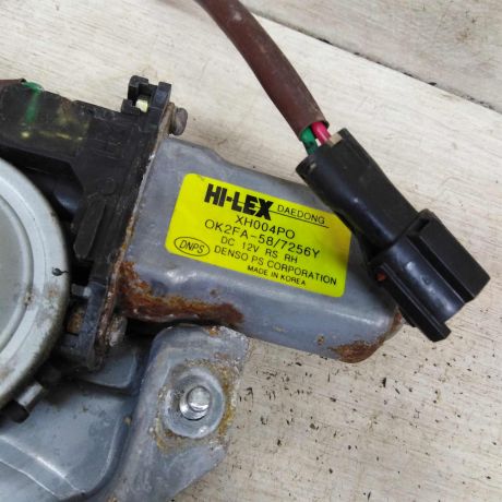 steklopodieemnik-perednii-pravyi-elektro-kia-carens-i-rs-art-86770-big-2