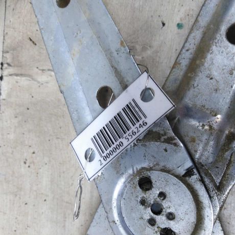 steklopodieemnik-perednii-pravyi-elektro-kia-carens-i-rs-art-86770-big-3