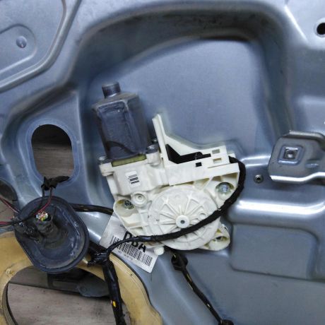 steklopodieemnik-elektriceskii-ford-focus-ii-perednii-pravyi-art-87504-big-3