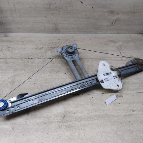 steklopodieemnik-mexaniceskii-renault-logan-i-perednii-pravyi-art-87811-big-1