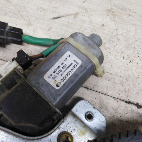 steklopodieemnik-elektriceskii-pravyi-daewoo-matiz-art-89003-big-3