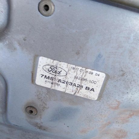 steklopodieemnik-elektriceskii-perednii-pravyi-ford-focus-ii-art-90394-big-1