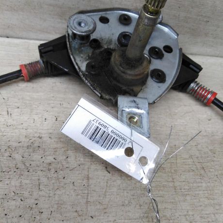 steklopodieemnik-perednii-pravyi-mexaniceskii-volkswagen-transporter-t4-art-90574-big-1