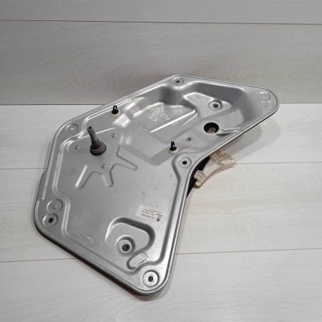 steklopodieemnik-mexaniceskii-zadnii-pravyi-skoda-yeti-i-art-90713-big-0