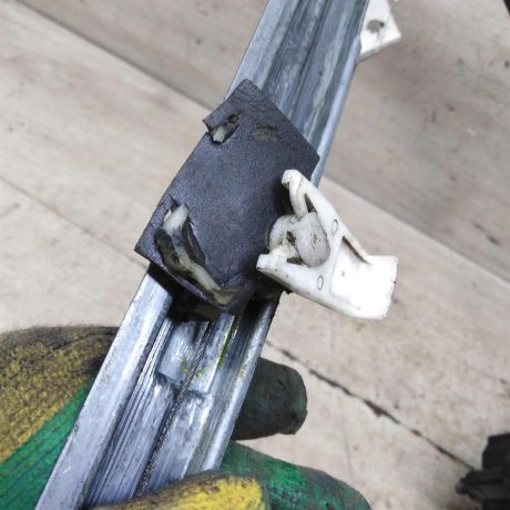 steklopodieemnik-elektriceskii-perednii-levyi-renault-clio-ii-art-91586-big-3