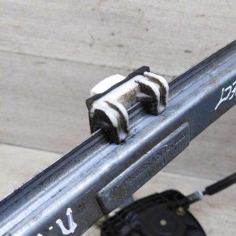 steklopodieemnik-elektriceskii-perednii-pravyi-renault-clio-ii-art-91587-big-6