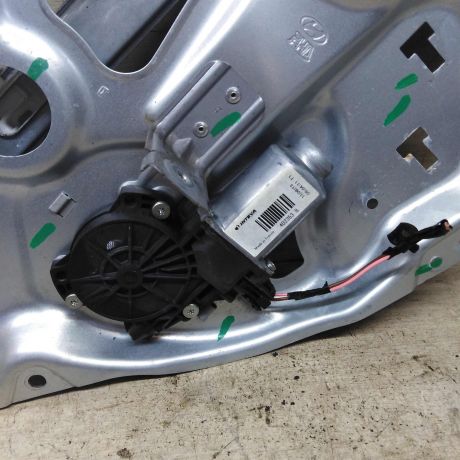 steklopodieemnik-elektriceskii-zadnii-pravyi-hyundai-ix35-i-art-91698-big-4