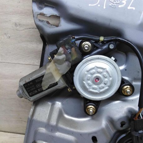 steklopodieemnik-elektriceskii-zadnii-levyi-hyundai-santa-fe-i-art-91747-big-3