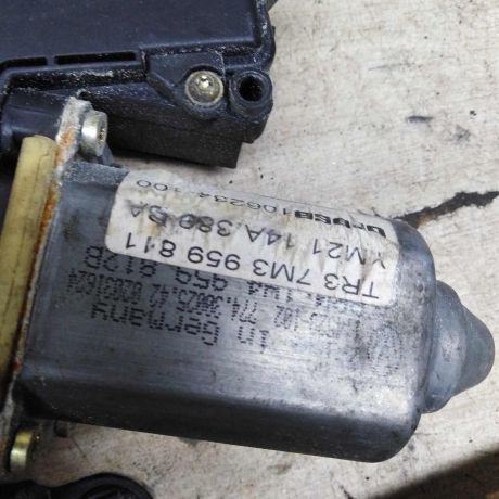 steklopodieemnik-elektriceskii-zadnii-levyi-ford-galaxy-volkswagen-sharan-seat-alhambra-art-91932-big-1