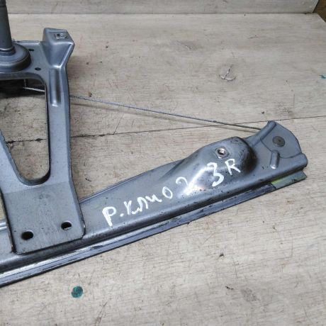 steklopodieemnik-mexaniceskii-zadnii-pravyi-renault-clio-ii-art-91940-big-1