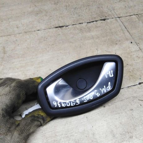 rucka-dveri-vnutrenniaia-peredniaia-levaia-renault-megane-iii-art-92196-big-0