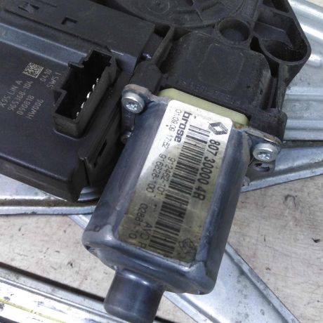 steklopodieemnik-elektriceskii-perednii-pravyi-renault-megane-iii-art-92213-big-3