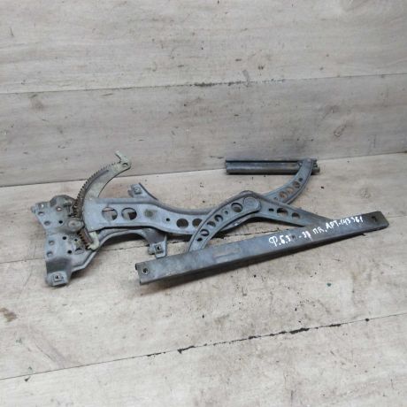 steklopodieemnik-mexaniceskii-perednii-pravyi-volkswagen-passat-b4-volkswagen-passat-b3-art-92757-big-0