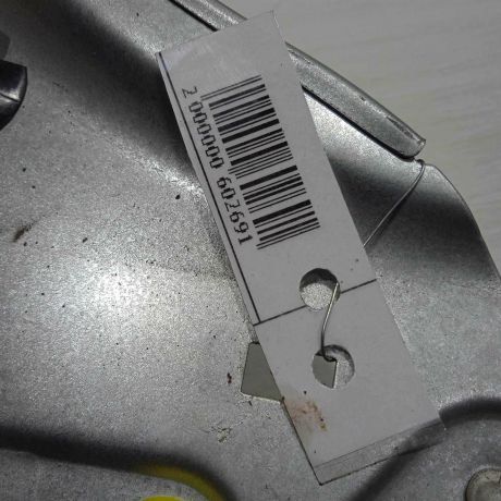 steklopodieemnik-elektriceskii-zadnii-pravyi-hyundai-ix35-i-art-93052-big-1