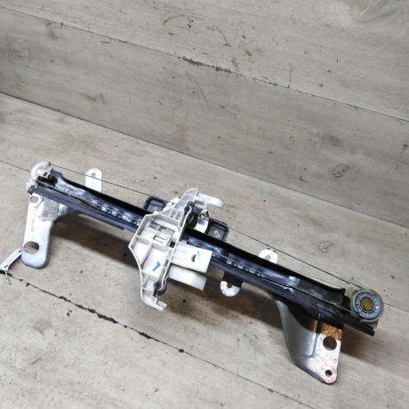 steklopodieemnik-mexaniceskii-zadnii-levyi-ford-fusion-i-art-93891-big-3