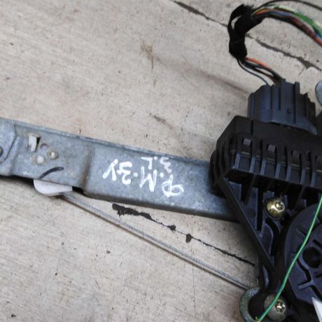 steklopodieemnik-elektriceskii-zadnii-levyi-ford-mondeo-3-art-94522-big-1