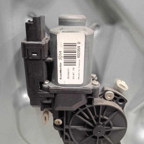 steklopodieemnik-elektriceskii-perednii-pravyi-kia-ceed-i-art-94621-big-5