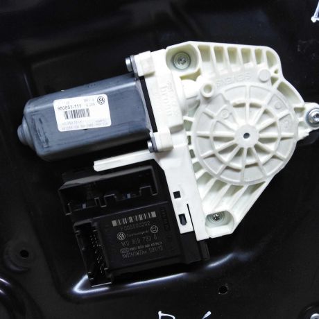 steklopodieemnik-elektriceskii-perednii-levyi-volkswagen-passat-b6-art-94792-big-4