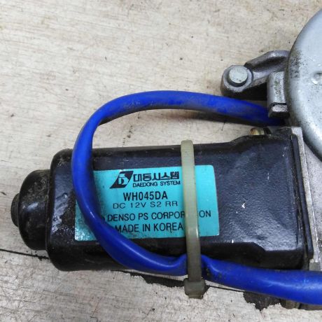 steklopodieemnik-elektriceskii-zadnii-pravyi-kia-shuma-ii-kia-spectra-ii-art-95357-big-2