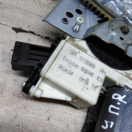 steklopodieemnik-elektriceskii-perednii-pravyi-opel-vectra-c-art-95864-big-3