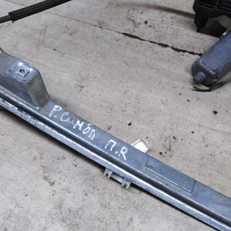 steklopodieemnik-elektriceskii-perednii-pravyi-renault-symbol-i-art-96066-big-2