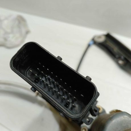 steklopodieemnik-elektriceskii-perednii-pravyi-volkswagen-golf-4-volkswagen-bora-art-96485-big-3