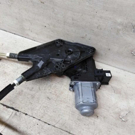 steklopodieemnik-elektriceskii-perednii-levyi-volkswagen-polo-5-art-96527-big-2