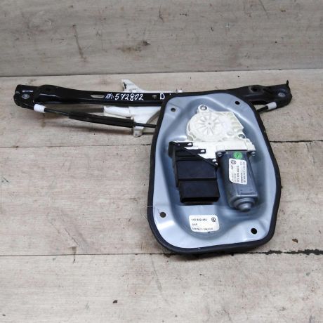 steklopodieemnik-elektriceskii-zadnii-pravyi-volkswagen-jetta-5-volkswagen-golf-5-art-96548-big-0
