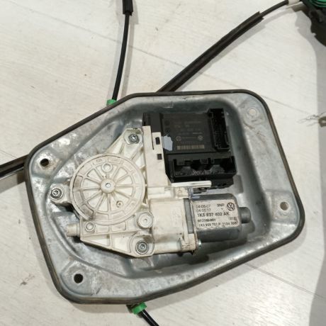 steklopodieemnik-elektriceskii-perednii-pravyi-volkswagen-jetta-5-volkswagen-golf-5-art-96653-big-5