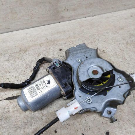 steklopodieemnik-elektriceskii-zadnii-pravyi-nissan-primera-p12-art-96840-big-2