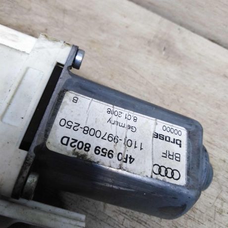 steklopodieemnik-elektriceskii-perednii-pravyi-audi-a6-c6-art-97162-big-1