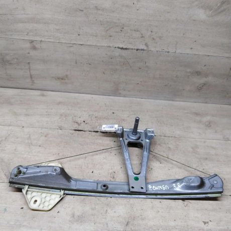 steklopodieemnik-mexaniceskii-zadnii-pravyi-renault-symbol-art-97213-big-0