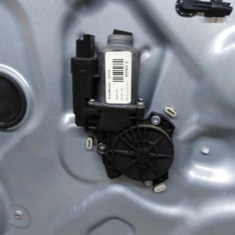 steklopodieemnik-elektriceskii-perednii-pravyi-kia-ceed-i-art-97220-big-1