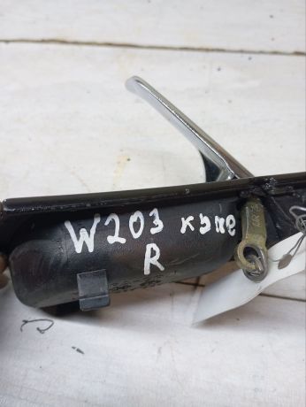 rucka-dveri-vnutrenniaia-pravaia-mercedes-c-klass-w203-kupe-art-98926-big-3