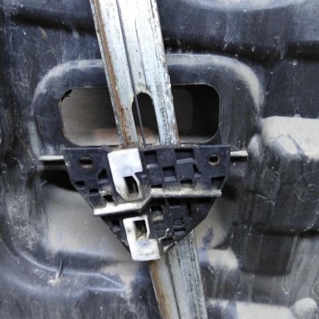 steklopodieemnik-elektriceskii-perednii-pravyi-mazda-6-gg-art-98928-big-3