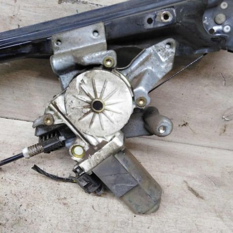 steklopodieemnik-elektriceskii-perednii-levyi-ford-focus-i-art-99105-big-1